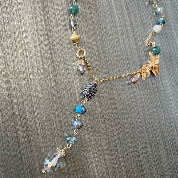 Costume Jewelry Necklace - Picture 1 of 4